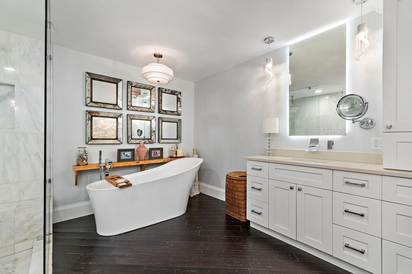 Completely renovated and move-in ready, this exceptional DiVosta - photo 35