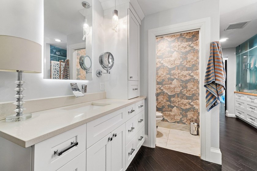 Completely renovated and move-in ready, this exceptional DiVosta - photo 37