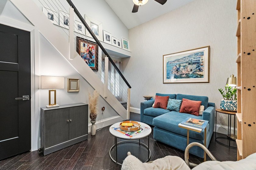 Completely renovated and move-in ready, this exceptional DiVosta - photo 38