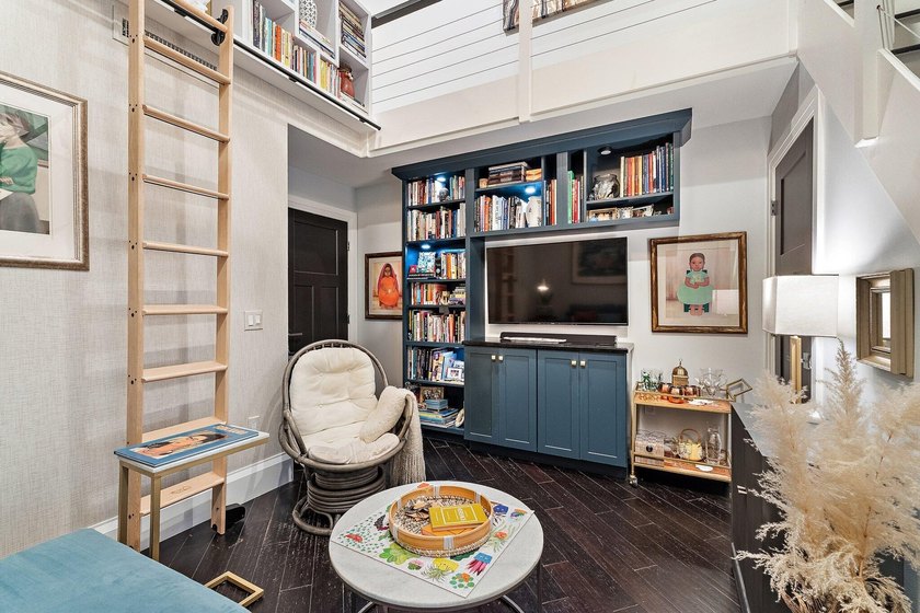 Completely renovated and move-in ready, this exceptional DiVosta - photo 40