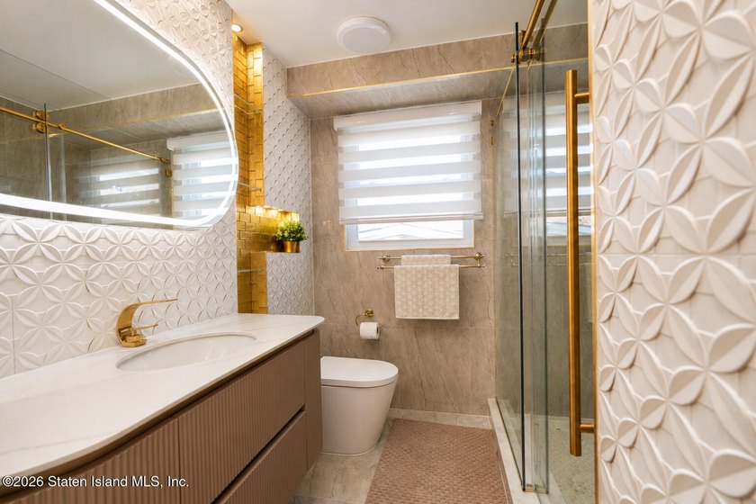 Welcome to this beautifully updated home in one of Staten - photo 22