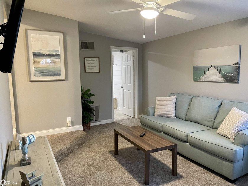 Location! Location! Location!! Enjoy your relaxing getaway in - photo 4