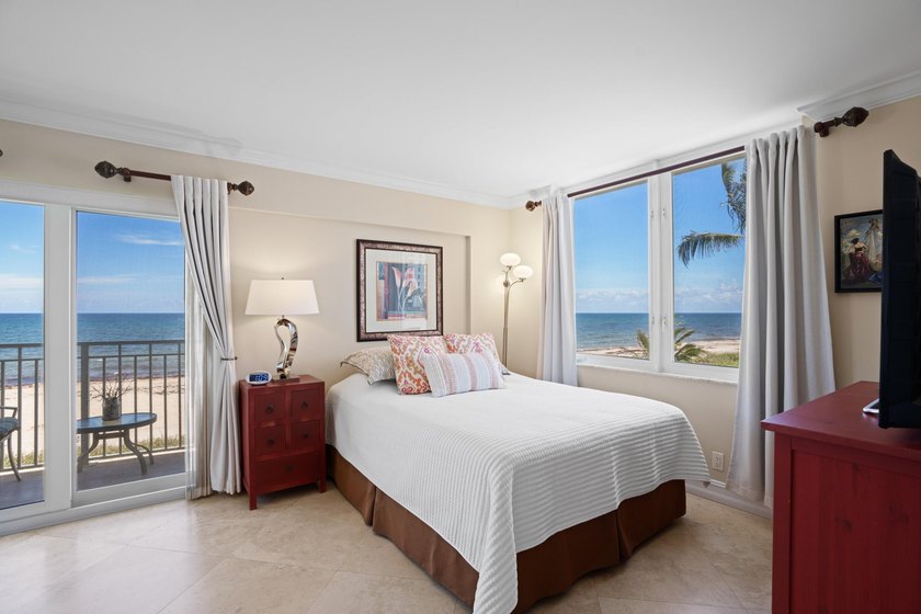 ABSOLUTELY GORGEOUS OCEAN &amp; BEACHFRONT CONDO | PRESTIGIOUS - photo 6