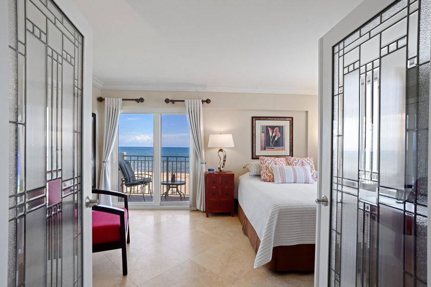 ABSOLUTELY GORGEOUS OCEAN &amp; BEACHFRONT CONDO | PRESTIGIOUS - photo 7