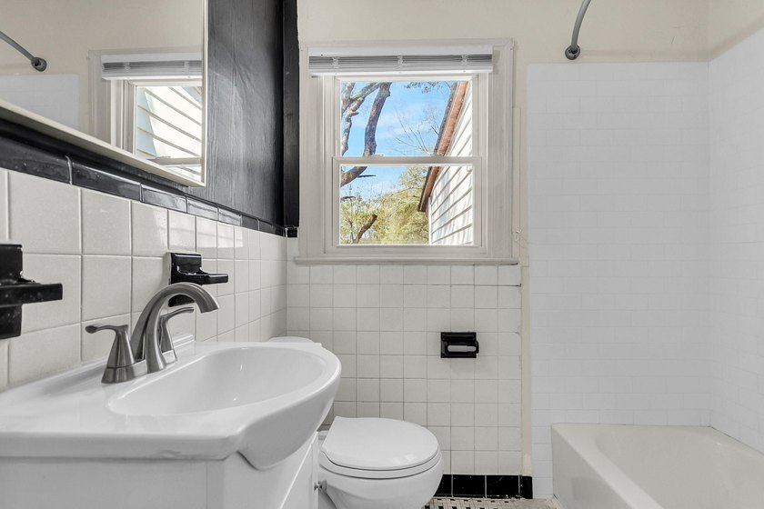 Investors take note! 5533 Read Street offers incredible value - photo 15