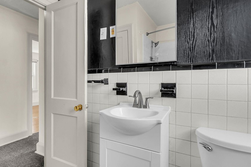 Investors take note! 5533 Read Street offers incredible value - photo 17