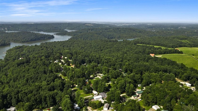 Welcome to 377 Lake View Drive in Sunset Harbor on beautiful - photo 18
