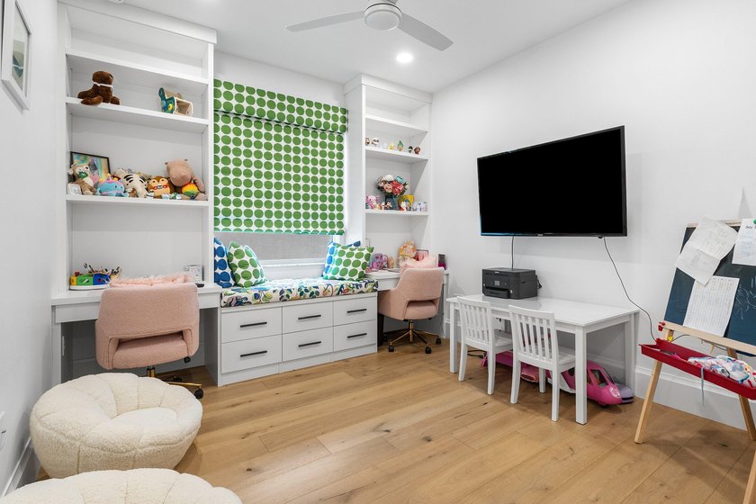 Exceptionally upgraded and completely turnkey, this designer - photo 24