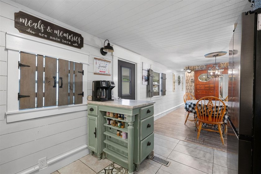 Welcome to 377 Lake View Drive in Sunset Harbor on beautiful - photo 25