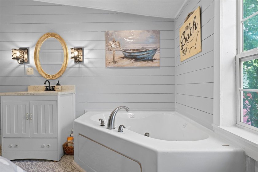 Welcome to 377 Lake View Drive in Sunset Harbor on beautiful - photo 32