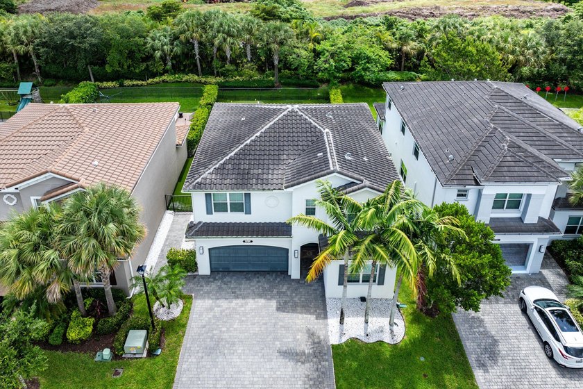 Exceptionally upgraded and completely turnkey, this designer - photo 34