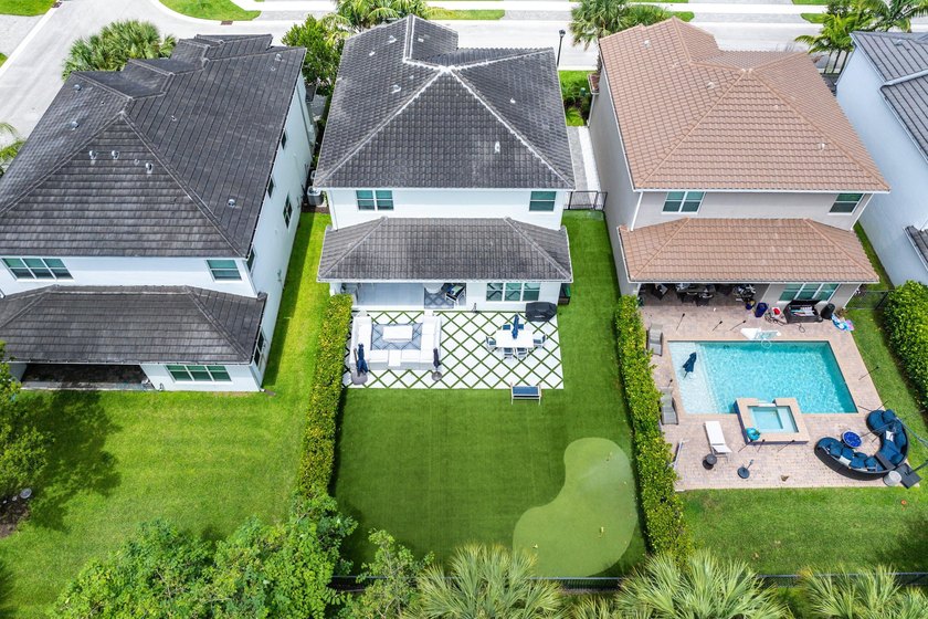 Exceptionally upgraded and completely turnkey, this designer - photo 37