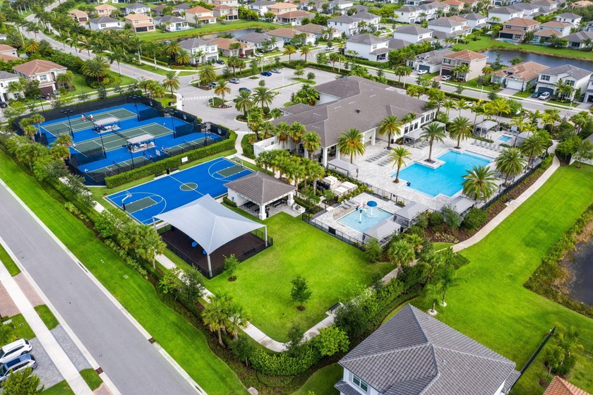 Exceptionally upgraded and completely turnkey, this designer - photo 42