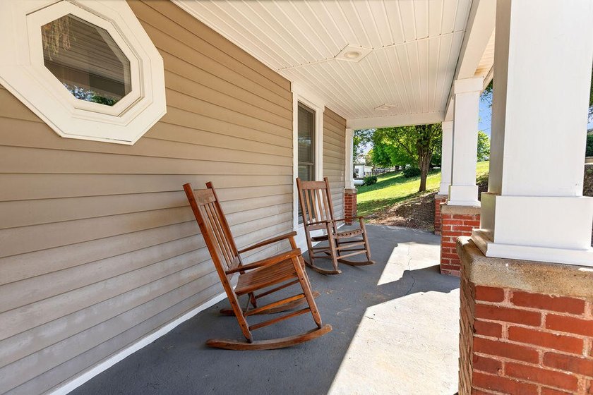 Welcome to this classic farmhouse blending timeless character - photo 3