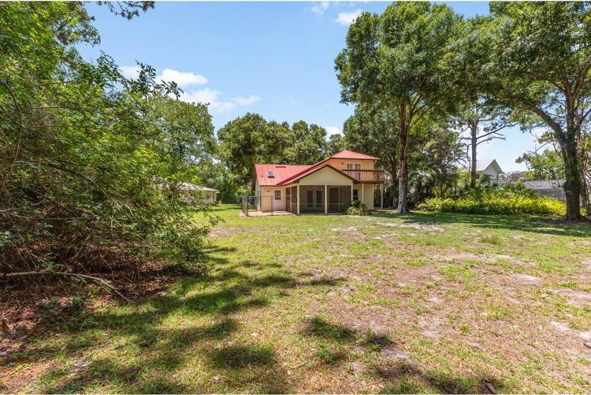 Welcome home to Holiday Pines, one of North Fort Pierce's most - photo 27