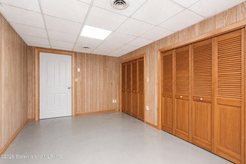 Welcome to 308 Travis Avenue, Staten Island, NY a beautifully - photo 31