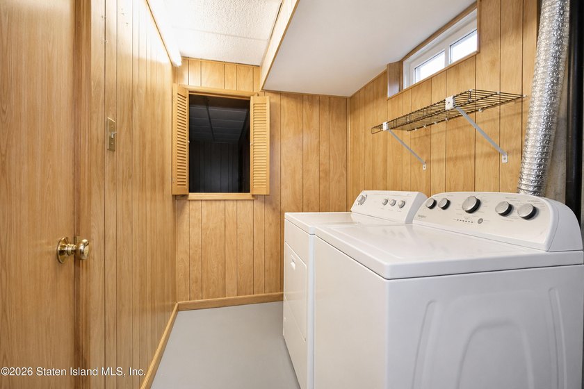 Welcome to 308 Travis Avenue, Staten Island, NY a beautifully - photo 32