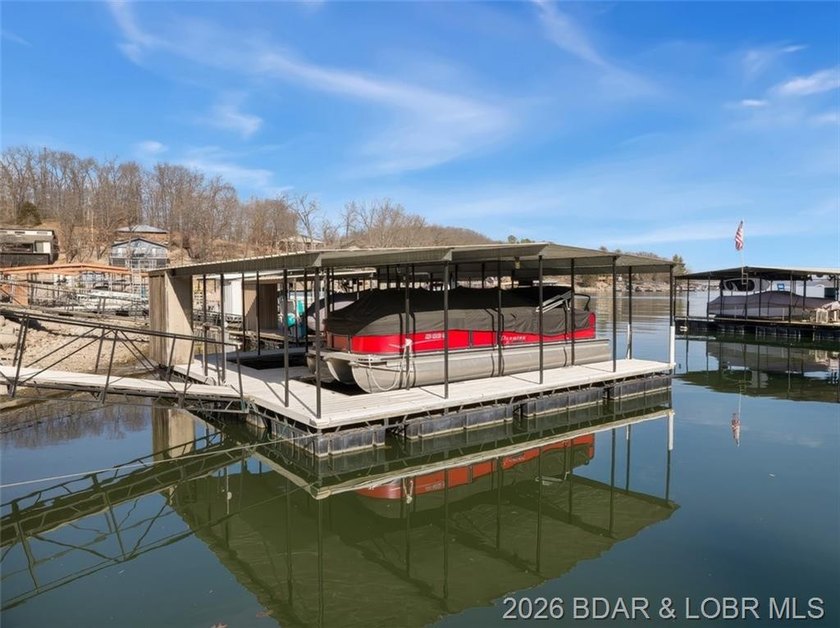 Updated Lake Front Home with Cove protection and Main Channel - photo 36