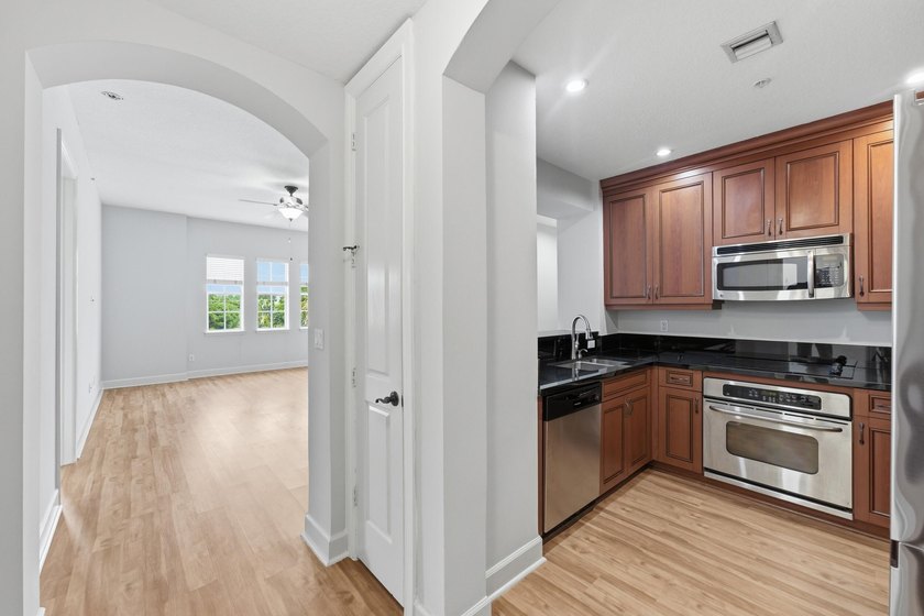 Live in the heart of it all without sacrificing the feel of home - photo 3