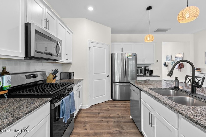 Welcome home to 1013 Ella Bengel Drive in the sought-after West - photo 12