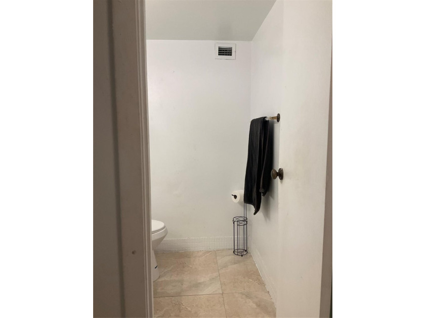 Discover this thoughtfully designed one-bedroom, two-bathroom - photo 22