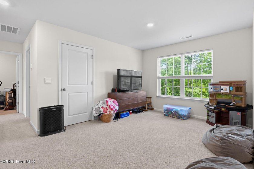 Welcome home to 1013 Ella Bengel Drive in the sought-after West - photo 24
