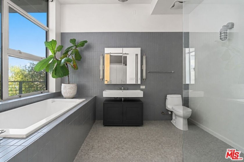 Experience the best of Westside living in this stunning - photo 6