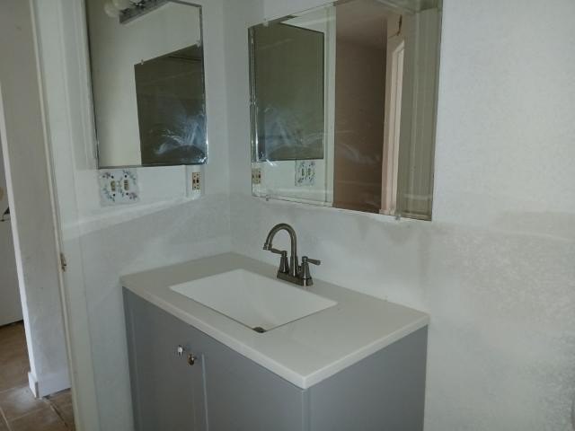 Located in a nicely maintained neighborhood. This condo - photo 8