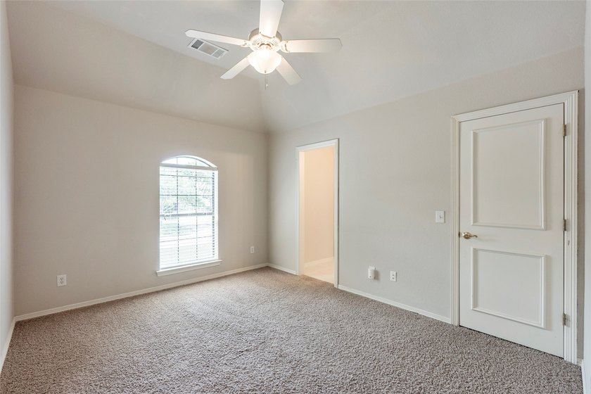 LOCATION &amp; ACREAGE in desirable BRIDLEWOOD FARMS in the popular - photo 19
