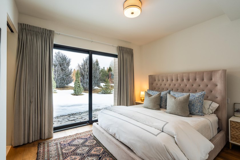 Custom home completed in 2022 and thoughtfully designed by Jim - photo 31