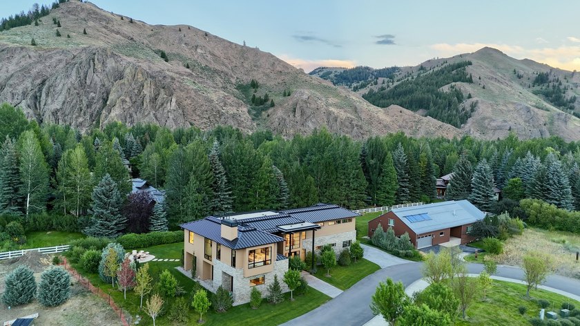 Custom home completed in 2022 and thoughtfully designed by Jim - photo 48