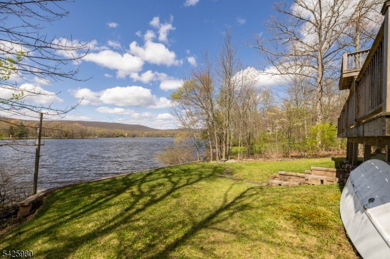LAKE FRONT! Water views from almost every room! Welcome to 14 E - photo 12