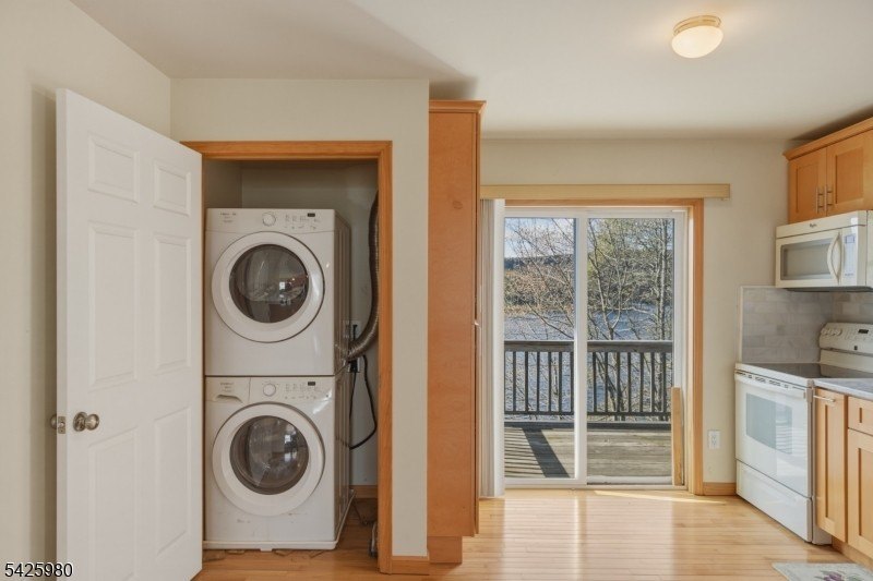 LAKE FRONT! Water views from almost every room! Welcome to 14 E - photo 13