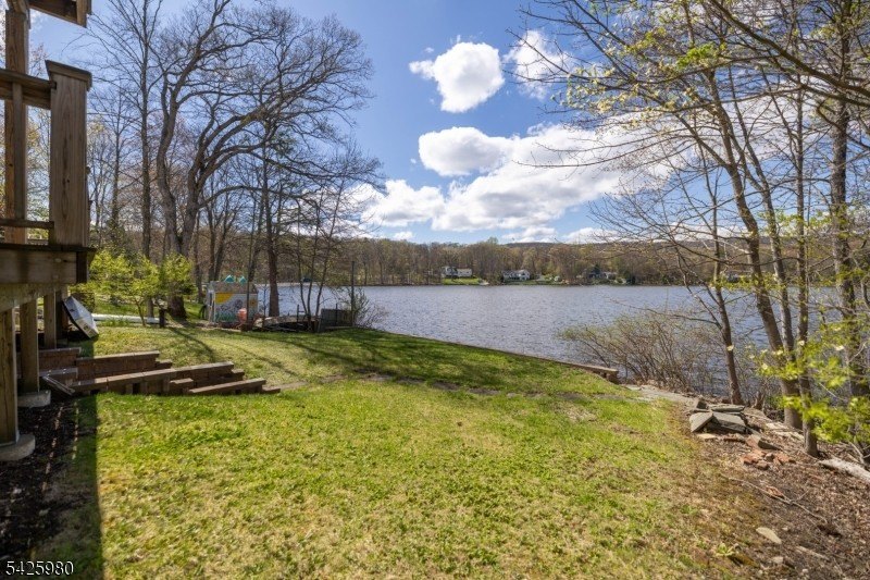 LAKE FRONT! Water views from almost every room! Welcome to 14 E - photo 31