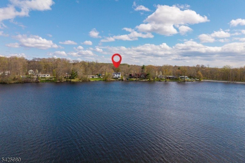 LAKE FRONT! Water views from almost every room! Welcome to 14 E - photo 45