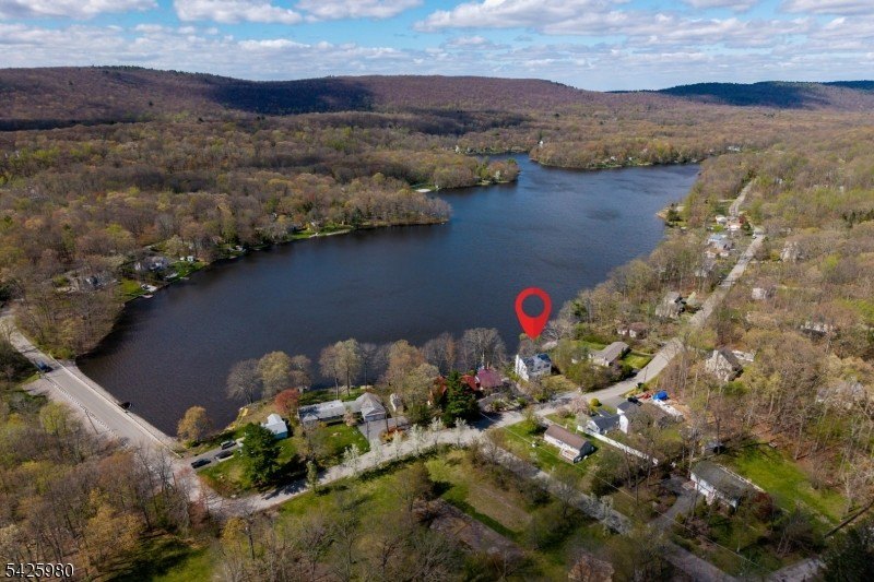 LAKE FRONT! Water views from almost every room! Welcome to 14 E - photo 48