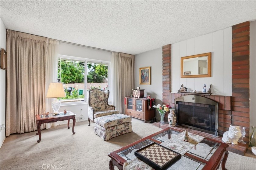 Beautiful single-story home in the desirable Via Verde area of - photo 9