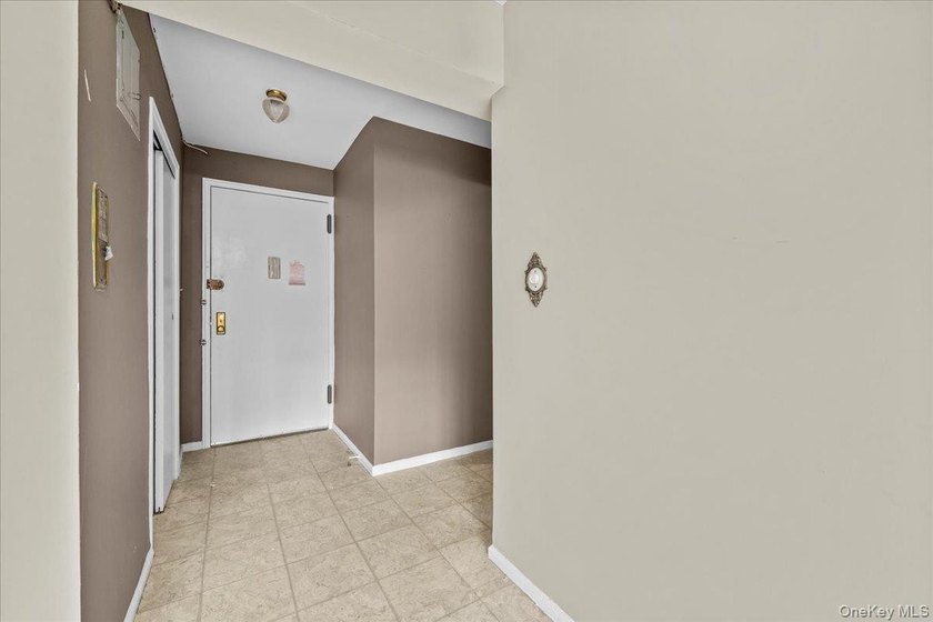 Welcome to this well-maintained 1-bedroom co-op offering - photo 6