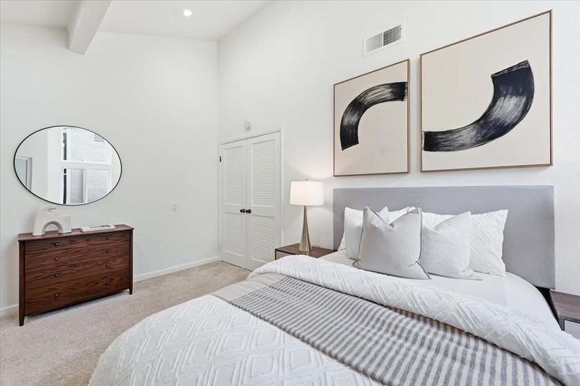 Beautifully updated 3-bedroom, 2.5-bath home in the highly - photo 15