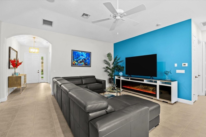 Welcome to this beautifully maintained 3/2.5 home offering - photo 10