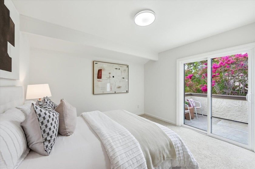 Beautifully updated 3-bedroom, 2.5-bath home in the highly - photo 24