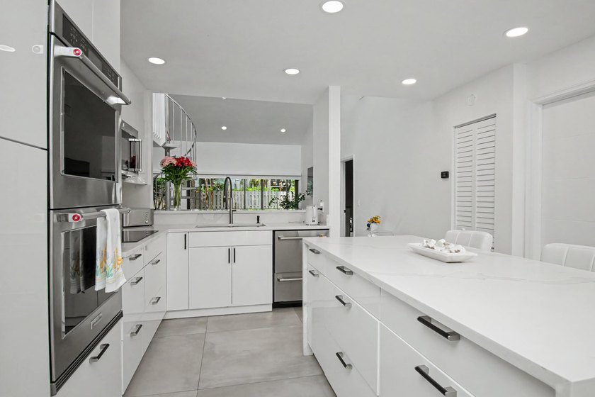 Welcome to Thornhill Village an intimate boutique community of - photo 7