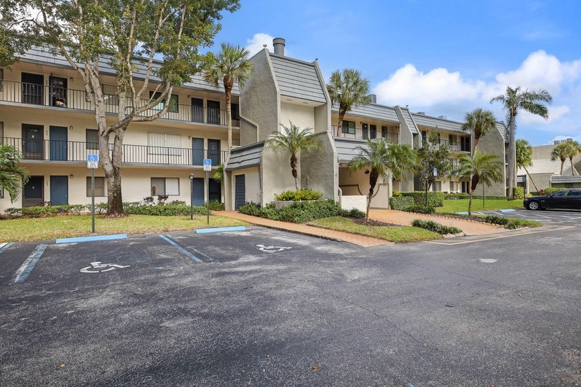 Enjoy stunning balcony views from this spacious 2-bedroom condo - photo 3
