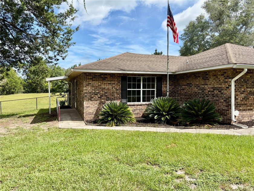 Under contract-accepting backup offers. Discover the space - photo 3