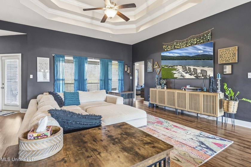 Huge Price Reduction! The Sellers are being relocated and said - photo 7
