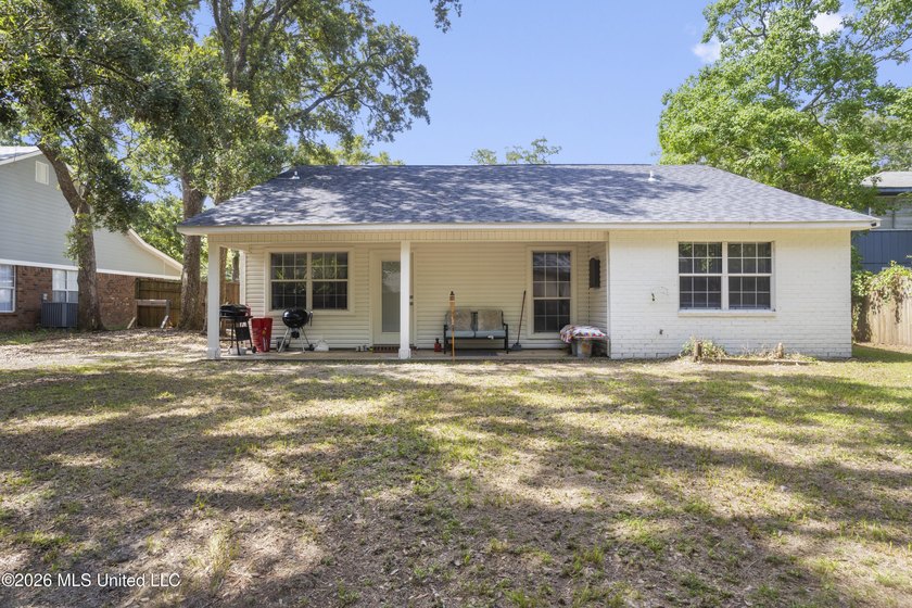 Beautiful and move-in ready 3 bedroom 2 bath brick home in Ocean - photo 28