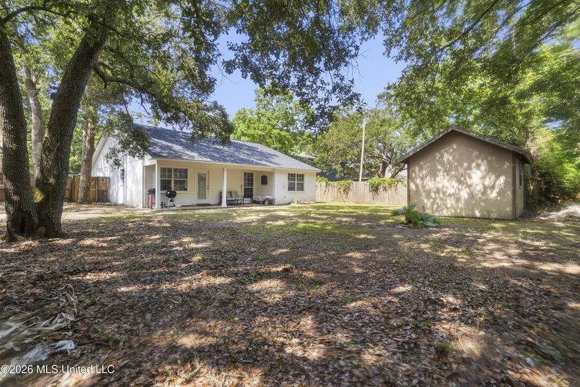 Beautiful and move-in ready 3 bedroom 2 bath brick home in Ocean - photo 30