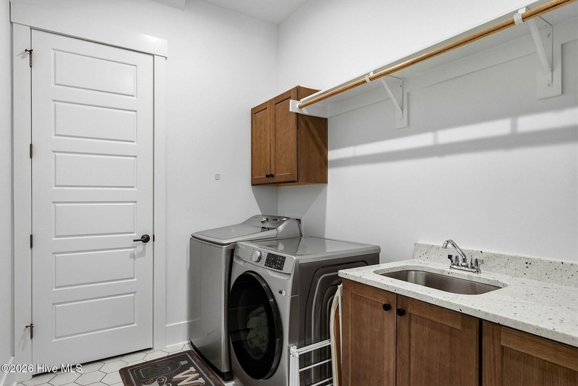 Welcome to the highly desirable Hollycrest neighborhood, where a - photo 31