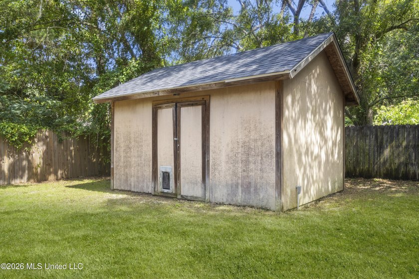Beautiful and move-in ready 3 bedroom 2 bath brick home in Ocean - photo 31