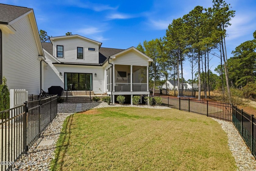 Welcome to the highly desirable Hollycrest neighborhood, where a - photo 43